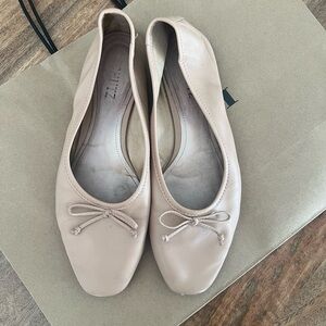 SCHUTZ Pale Beige Bow Ballet Flats